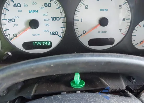 2002 Chrysler Town & Country Ex from USA, damaged, VIN 2C4GP74L32R650148